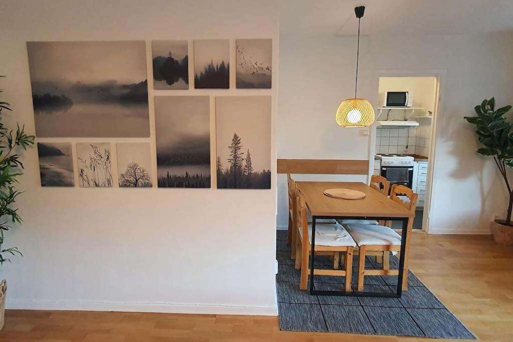 Apartment With Garden Near Metro! ストックホルム エクステリア 写真