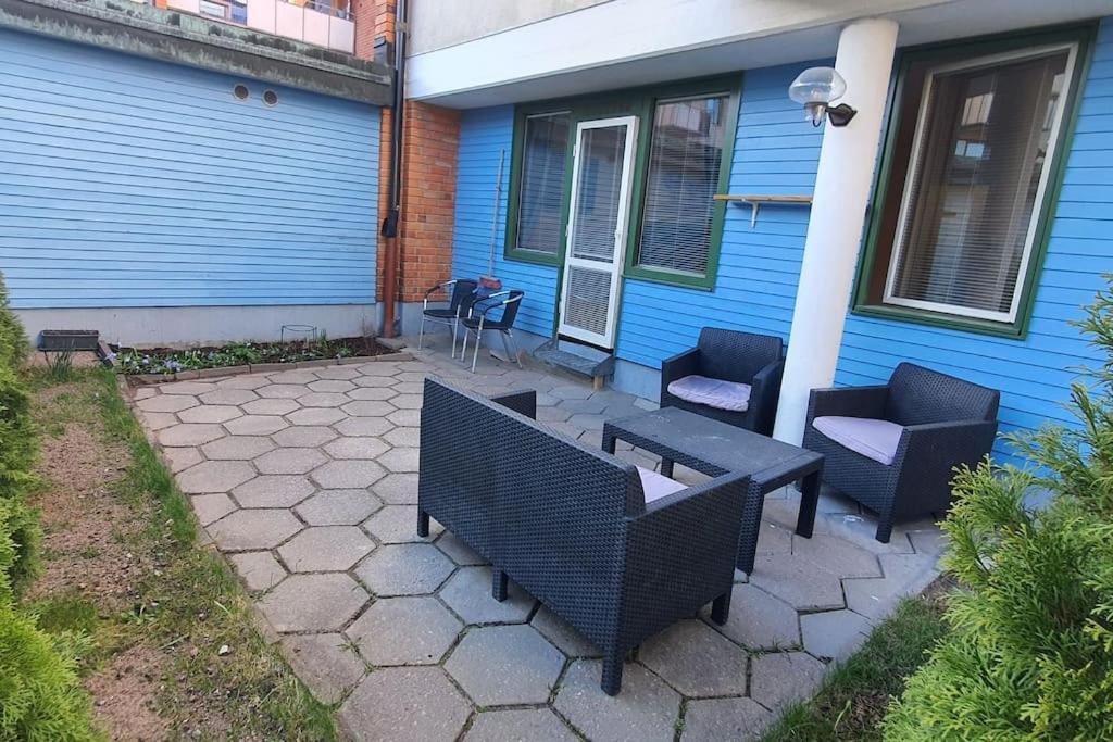 Apartment With Garden Near Metro! ストックホルム エクステリア 写真